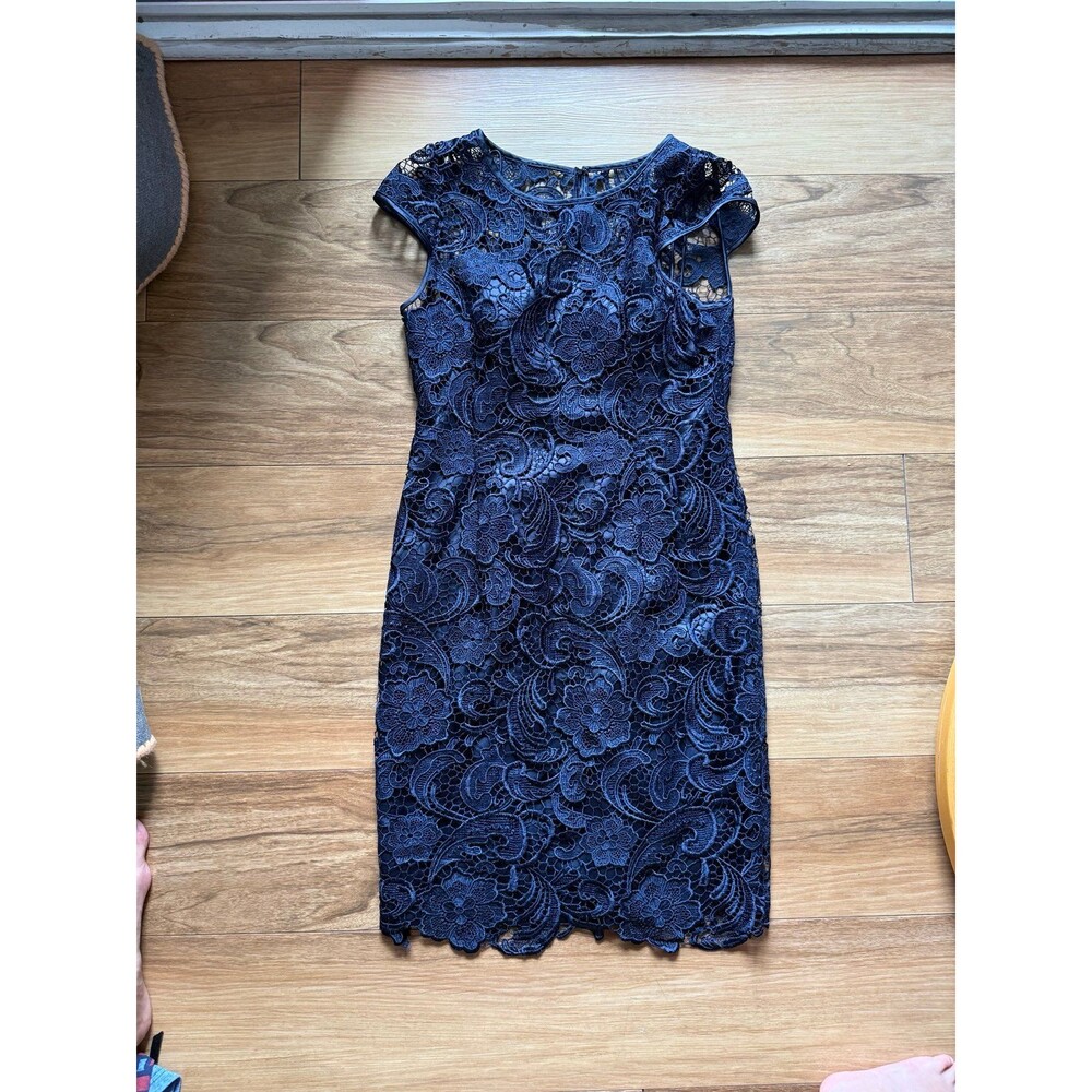 Adrianna Papell Navy Guipure Lined Lace Sheath Cocktail Dress Size 8 Medium